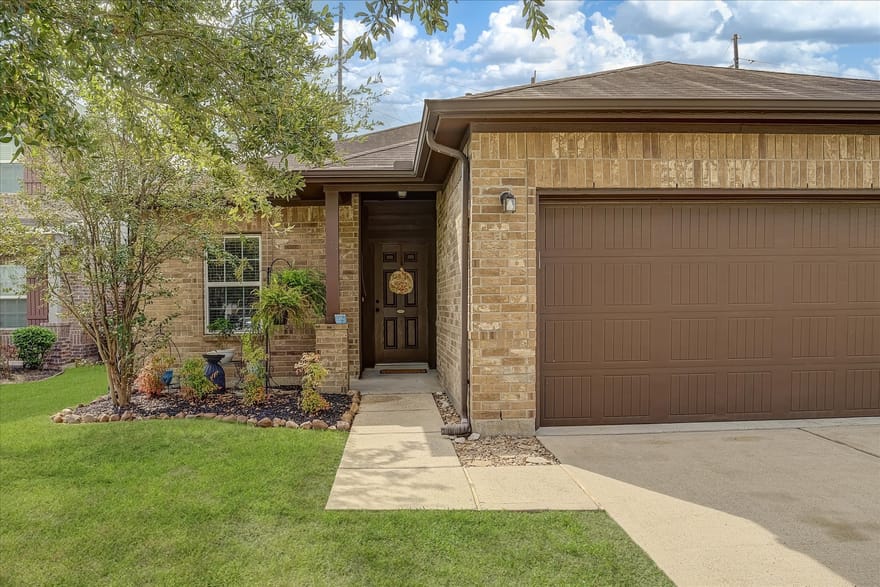 4914 Seaside Sparrow Lane, Baytown, Texas
