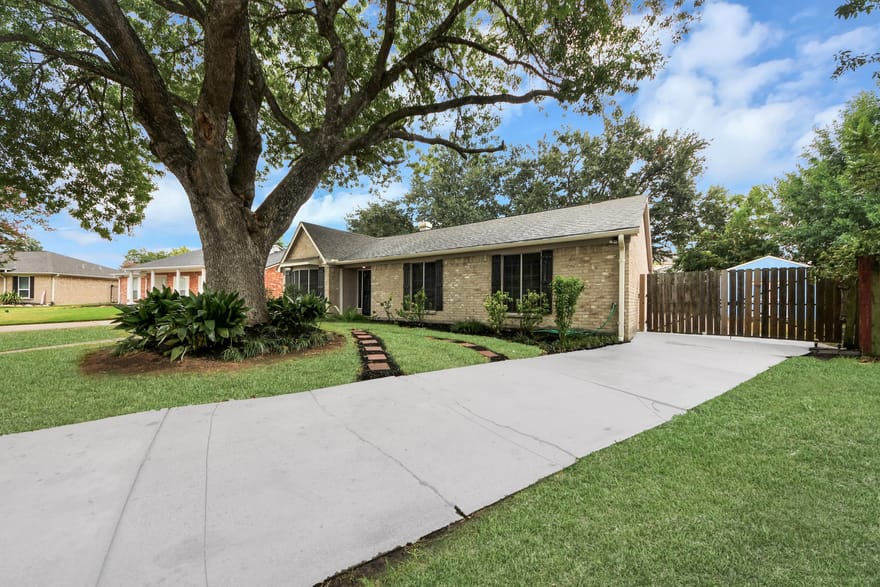 5409 Stone Creek Drive, La Porte, Texas