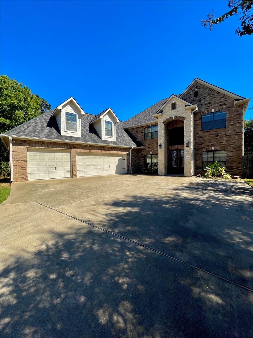 4138 Lakepointe Forest Drive, Seabrook, Texas