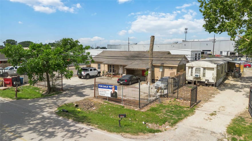 8021 Berwyn Drive, Houston, Texas