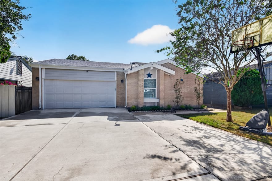 6323 Dawnridge Drive, Houston, Texas