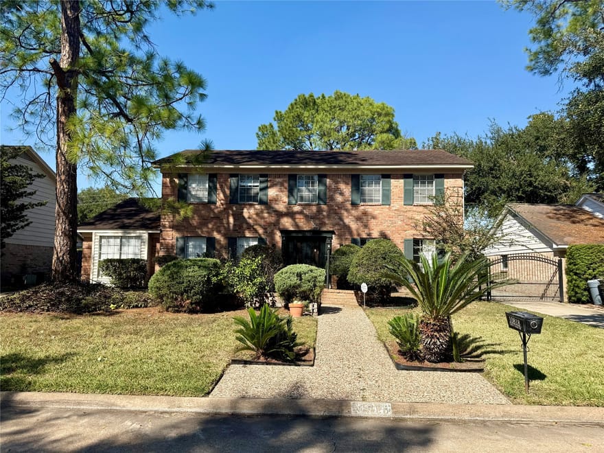 10818 Chevy Chase Drive, Houston, Texas