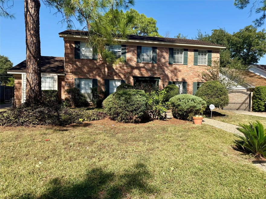 10818 Chevy Chase Drive, Houston, Texas