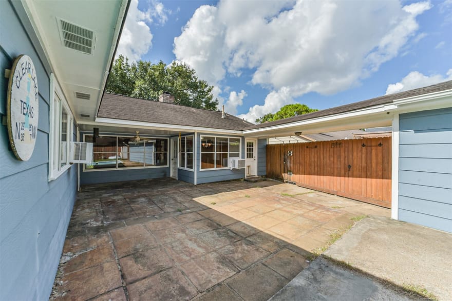16511 Clearcrest Drive, Houston, Texas