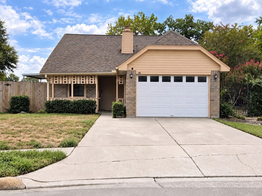 40 Crestbriar Court, Baytown, Texas