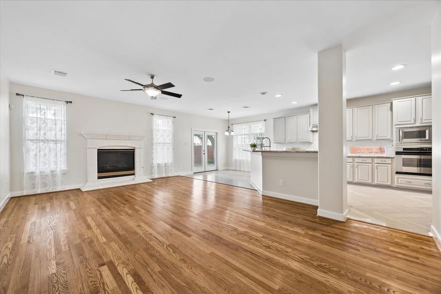 1502 Lakeside Enclave Drive, Houston, Texas