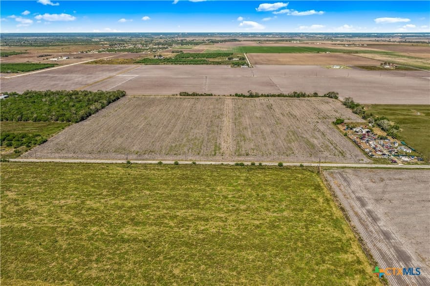 1880 Bayer Road, Victoria, Texas