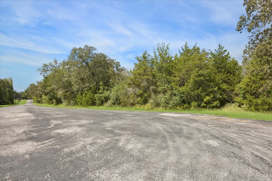 150 Lola Lane, Bellville, Texas