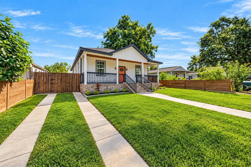 2412 Lucas Street, Houston, Texas