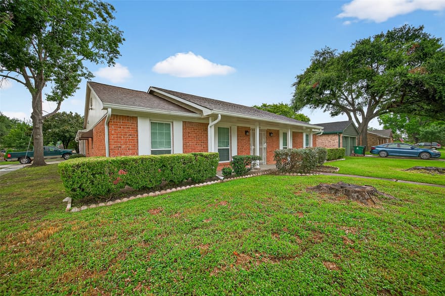 8530 Roos Road, Houston, Texas