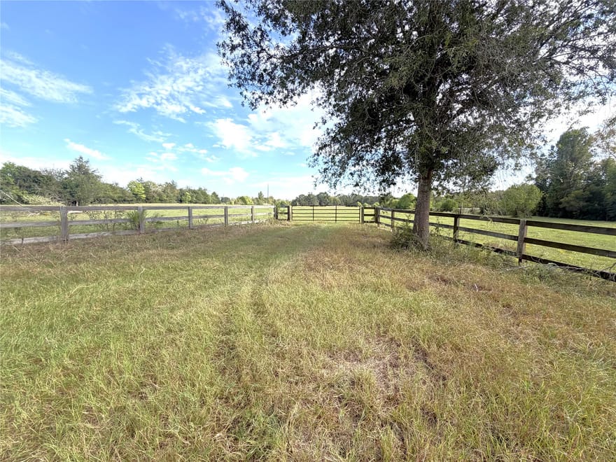 1275 County Road 3095, Crockett, Texas