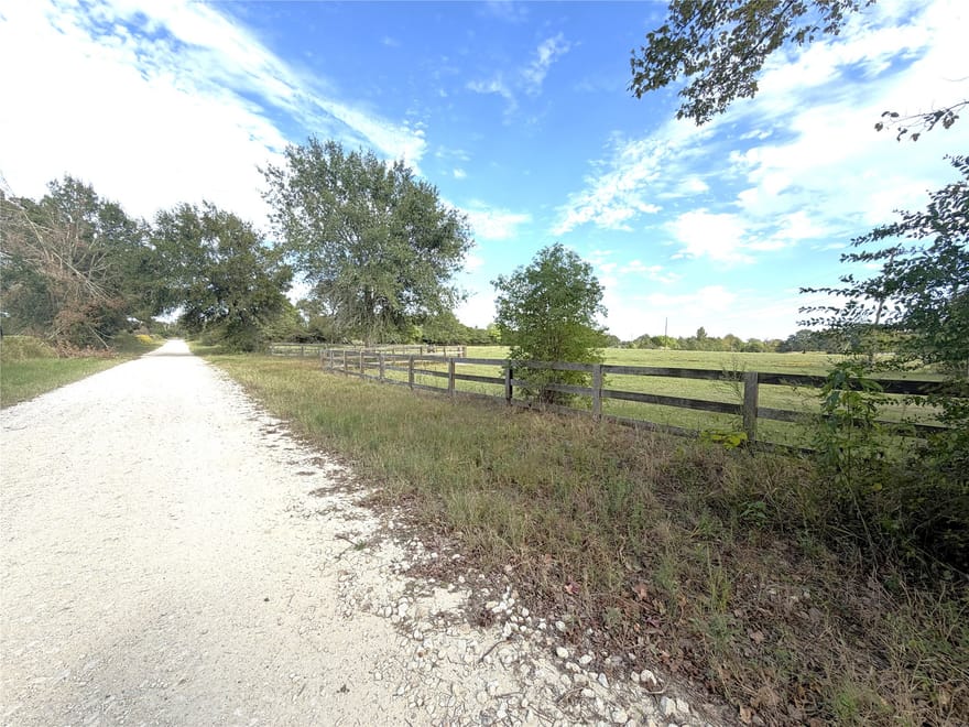 1275 County Road 3095, Crockett, Texas