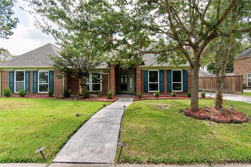 11727 Mighty Redwood Drive, Pasadena, Texas