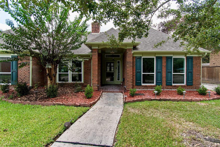 11727 Mighty Redwood Drive, Pasadena, Texas