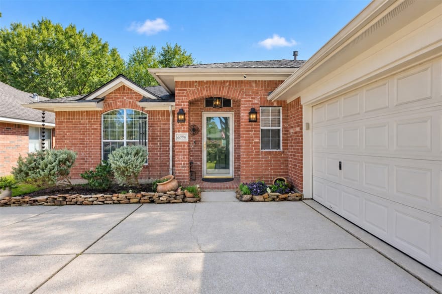 6006 Knollwood Trail, Spring, Texas