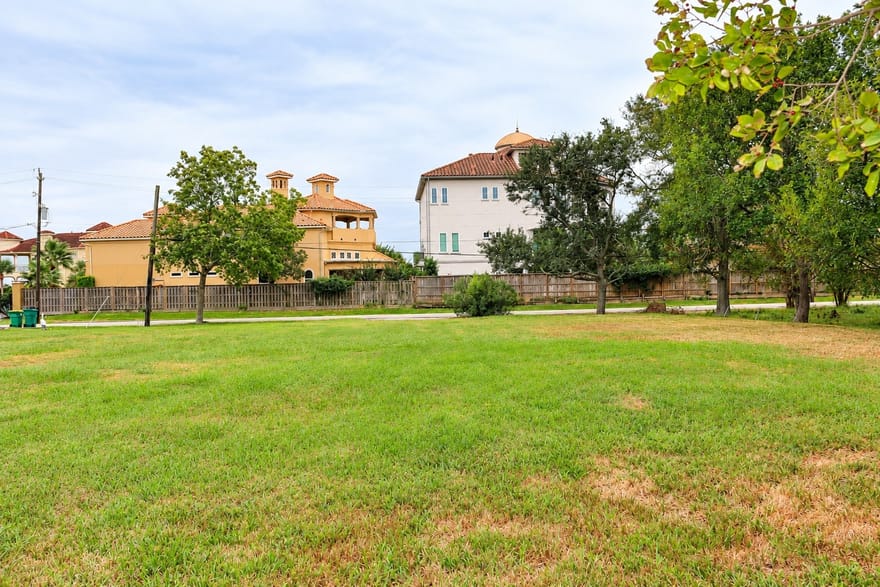 522 E Meyer Road, Seabrook, Texas
