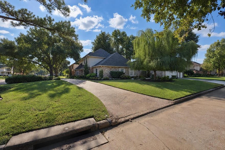 20627 Laverton Drive, Katy, Texas