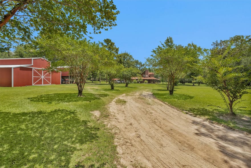 388 N G Smith Rd, Livingston, Texas