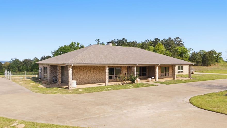 1824 County Road 1905, Jacksonville, Texas