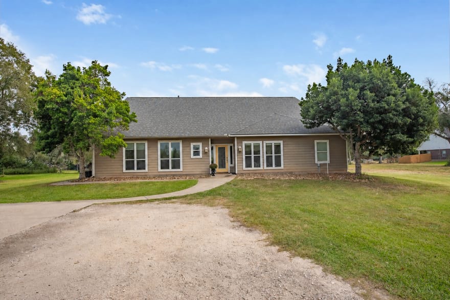 4924 County Road 819, Brazoria, Texas