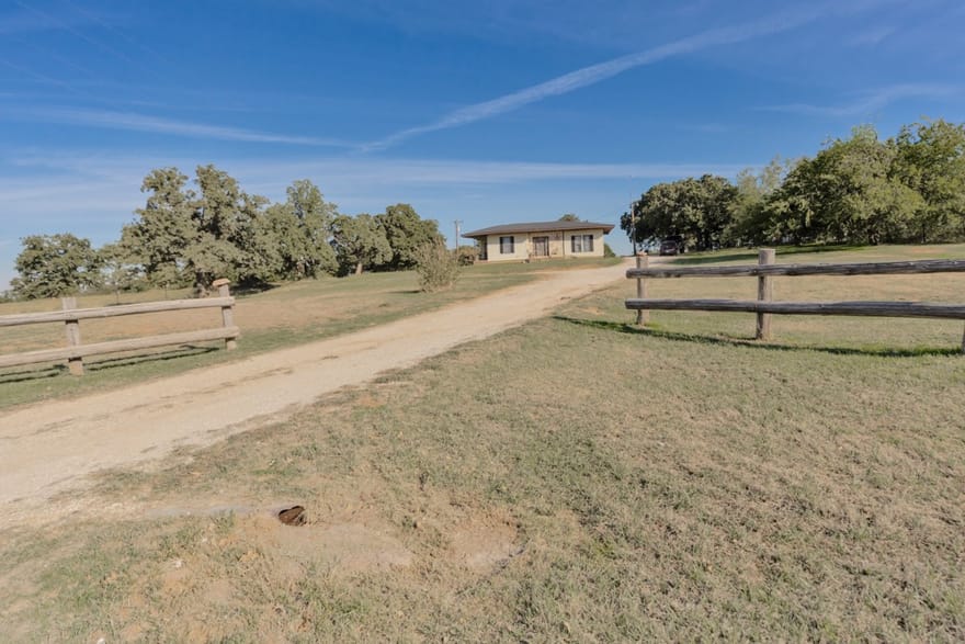335 Chaparral Road, Bowie, Texas