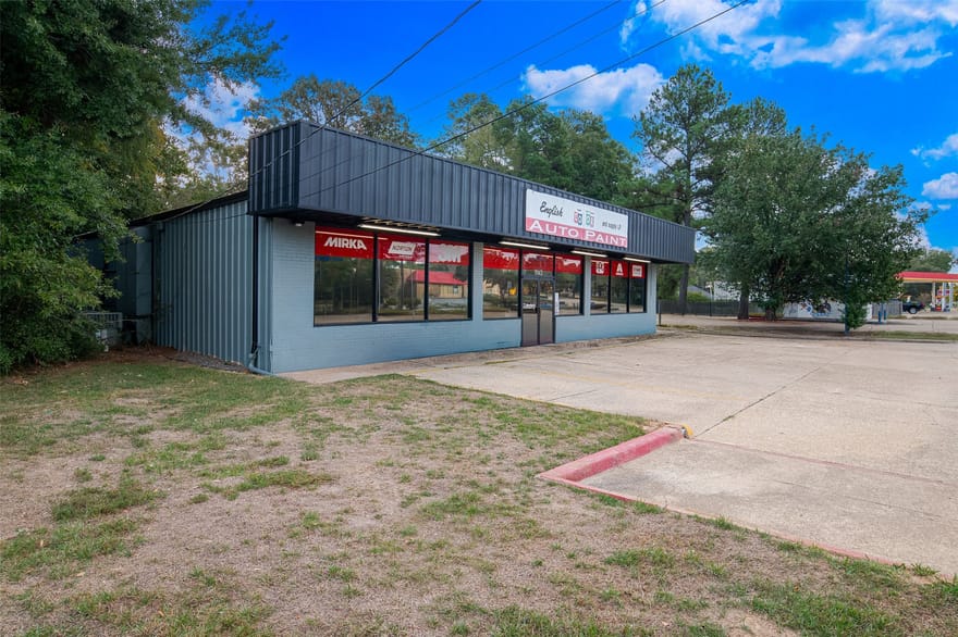 9143 Walker Road, Shreveport, Louisiana