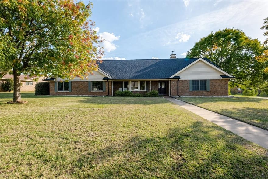 2600 Hilley Drive, Mineral Wells, Texas