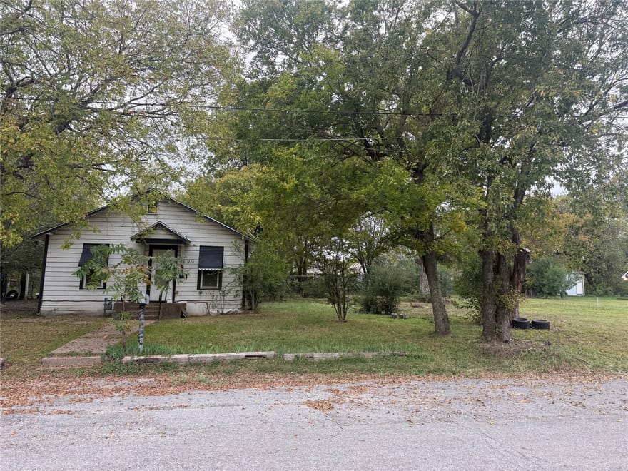 1220 S Branch Street, Sherman, Texas