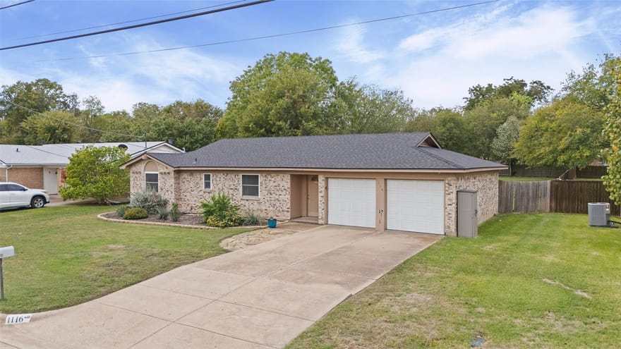 1116 Usher Street, Benbrook, Texas