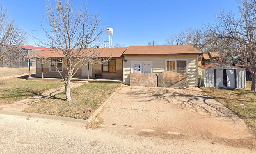 113 S Woods Street, Bronte, Texas