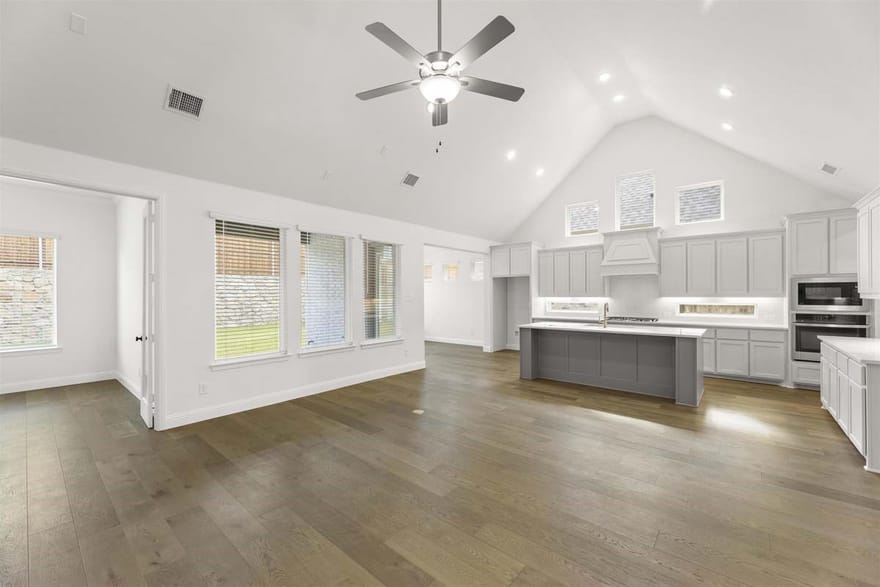 3913 Melica Lane, Heartland, Texas