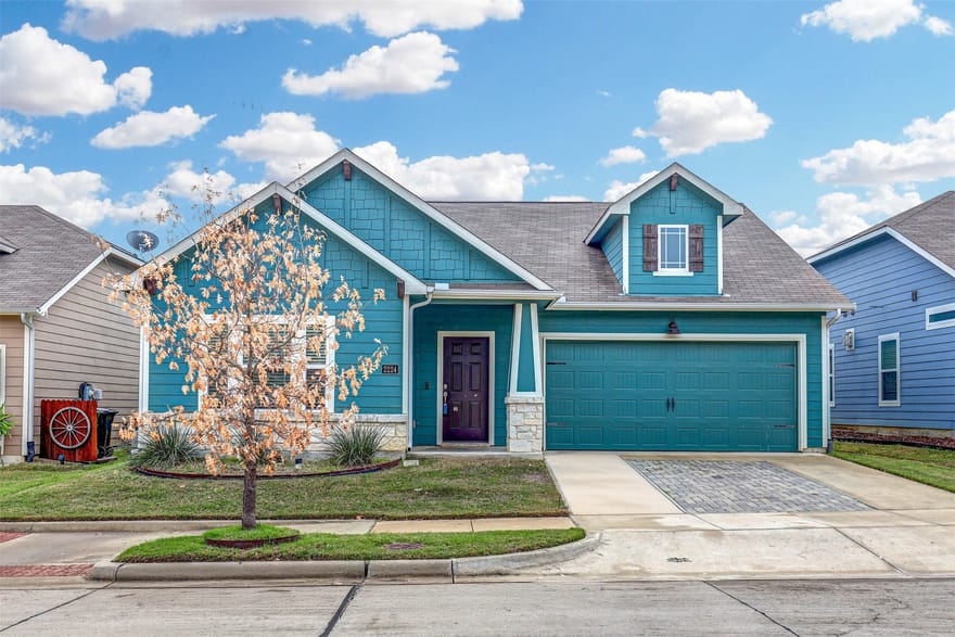 2224 Chebi Lane, Denton, Texas