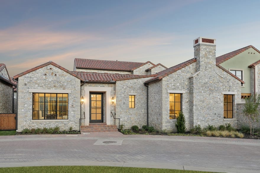 40 Cardona Drive, Westlake, Texas