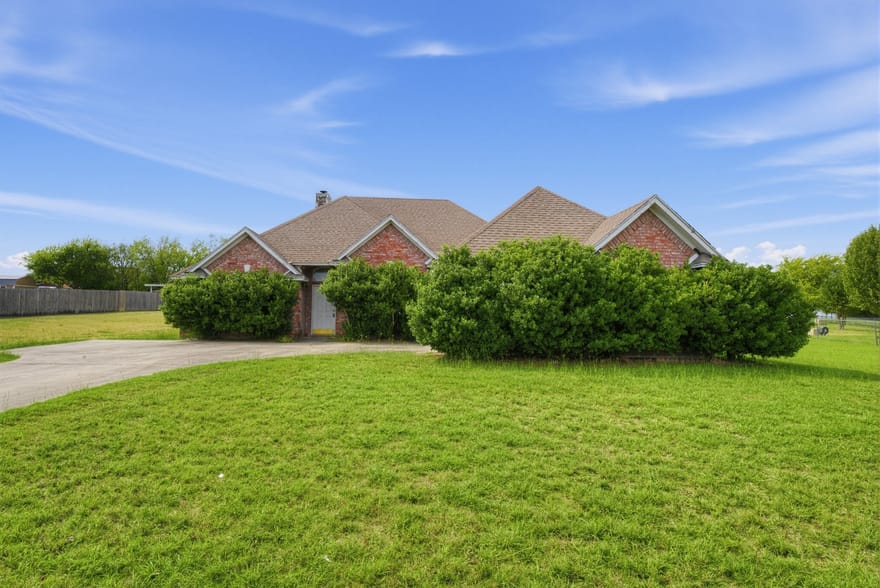 2606 Valley Ridge Lane, Sherman, Texas