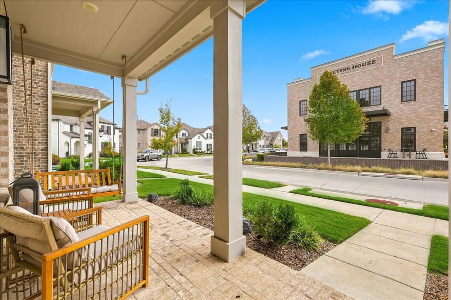 2708 N Market Square, Northlake, Texas