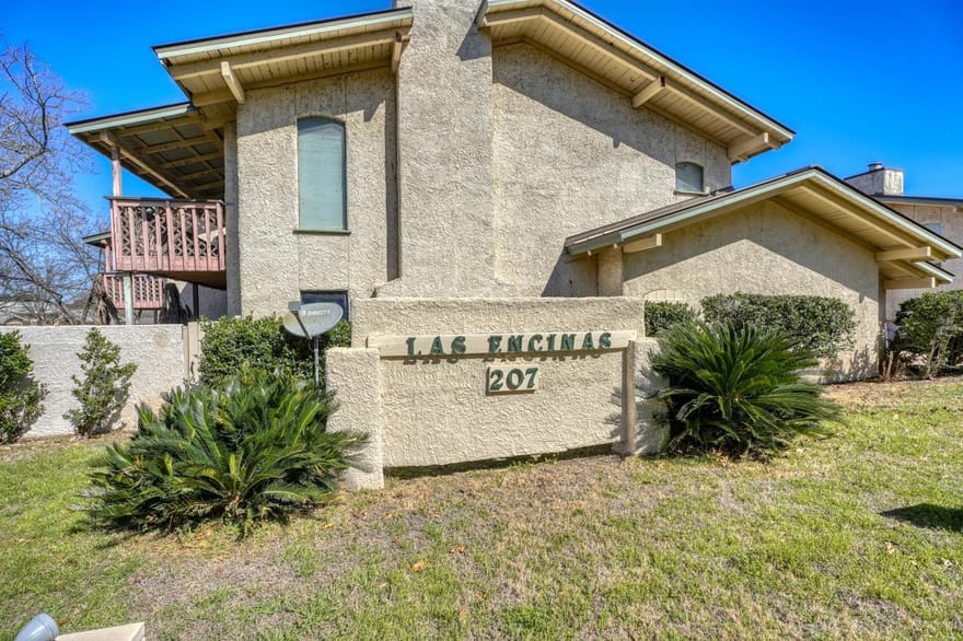 207 N Hi Circle N St, Horseshoe Bay, Texas