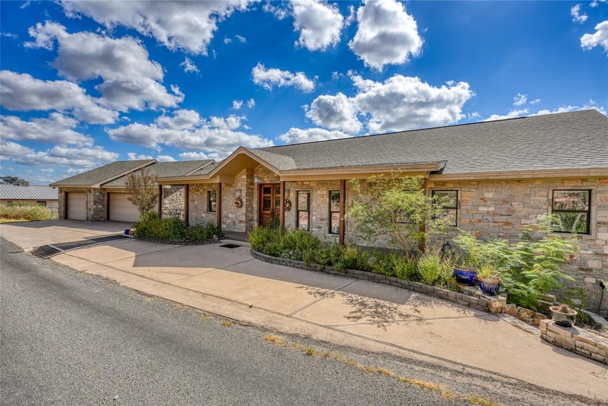 604 N Inwood Rd, Buchanan Dam, Texas