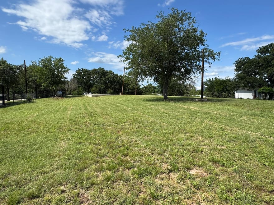 670 Beaver St, Tow, Texas