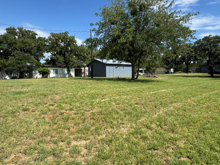 670 Beaver St, Tow, Texas