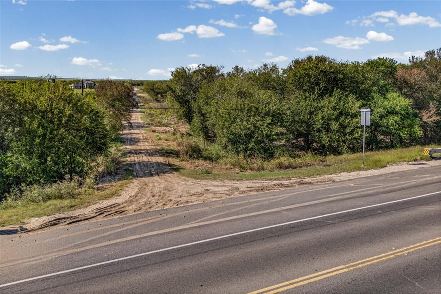 10933 Hwy 21, Uhland, Texas