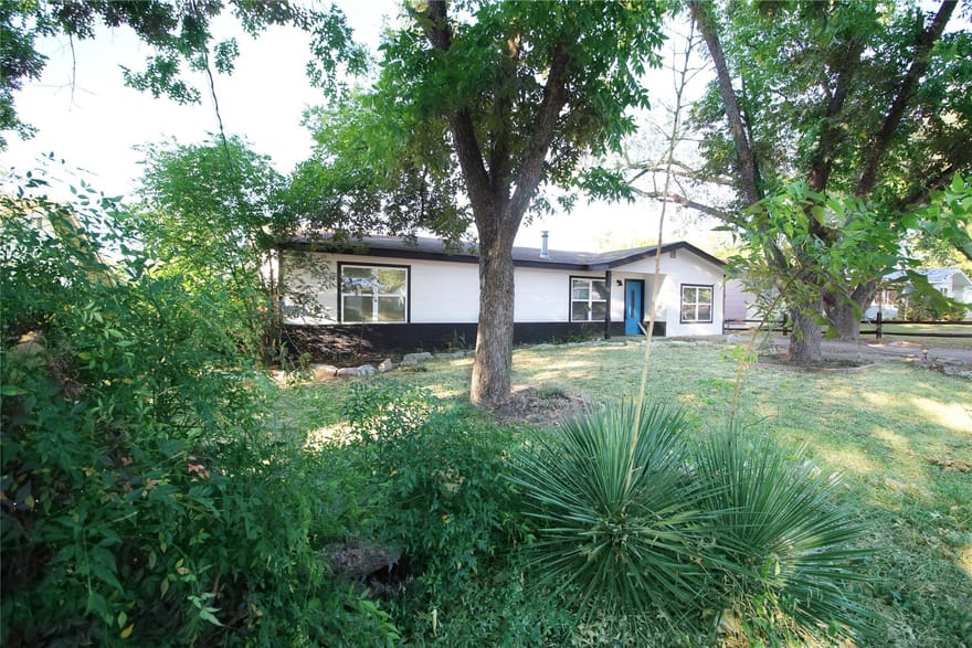 327 W Mulberry St, Fredericksburg, Texas