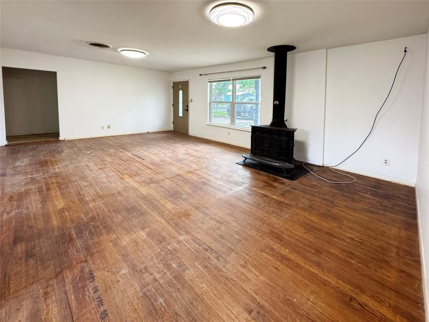 327 W Mulberry St, Fredericksburg, Texas