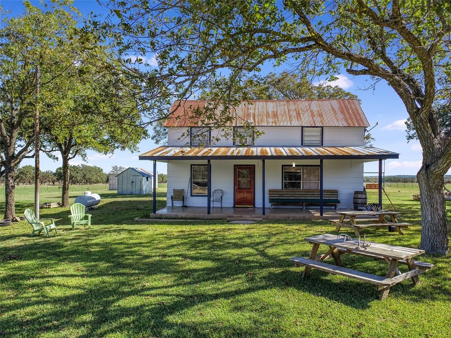 788 Clarence Jacoby Rd, Fredericksburg, Texas