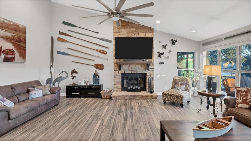 450 Pecan Creek Dr, Horseshoe Bay, Texas