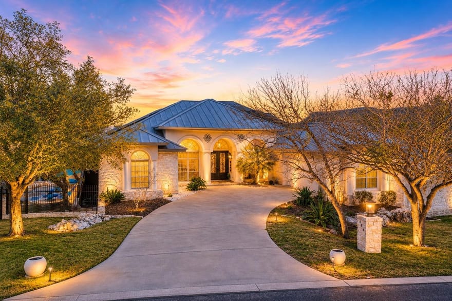 303 Left Ln, Horseshoe Bay, Texas