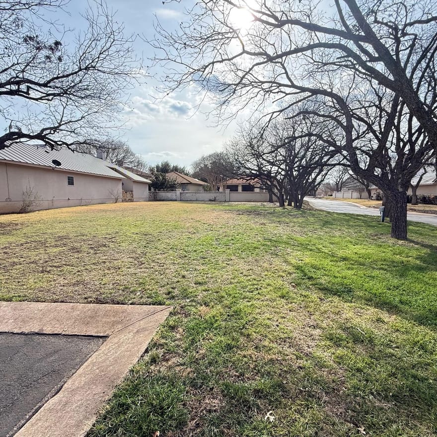 101 Menard Ct, Horseshoe Bay, Texas
