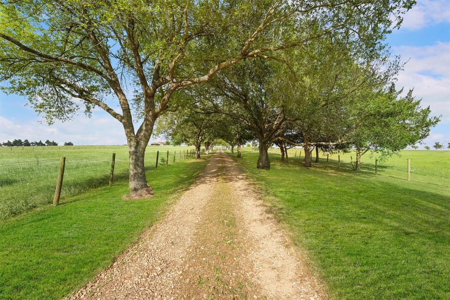9058 Sam Houston Rd, Brenham, Texas