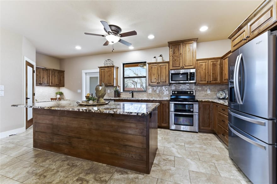 203 Champions (two Homes) Blvd, La Vernia, Texas