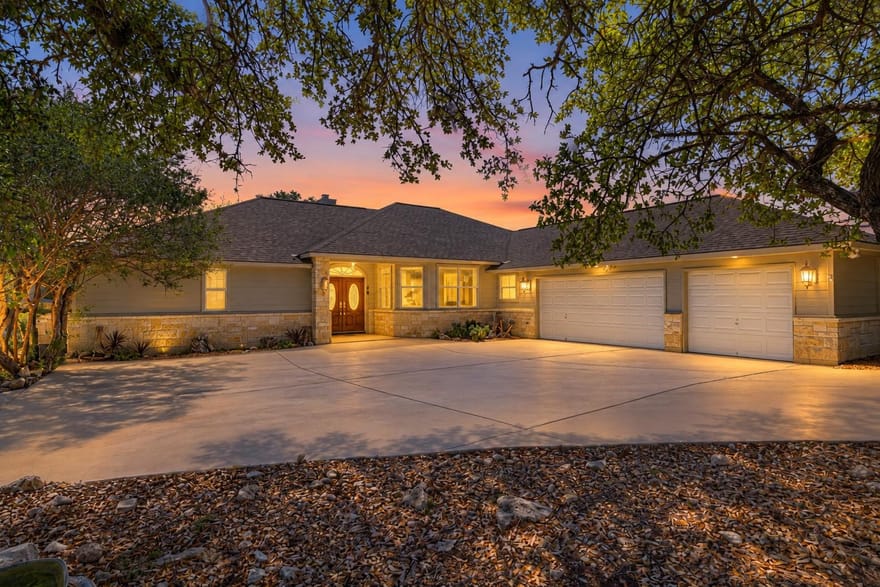 1000 Bamc Dr, Canyon Lake, Texas