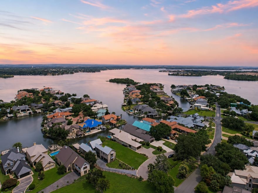 98 Wennmohs Pl, Horseshoe Bay, Texas